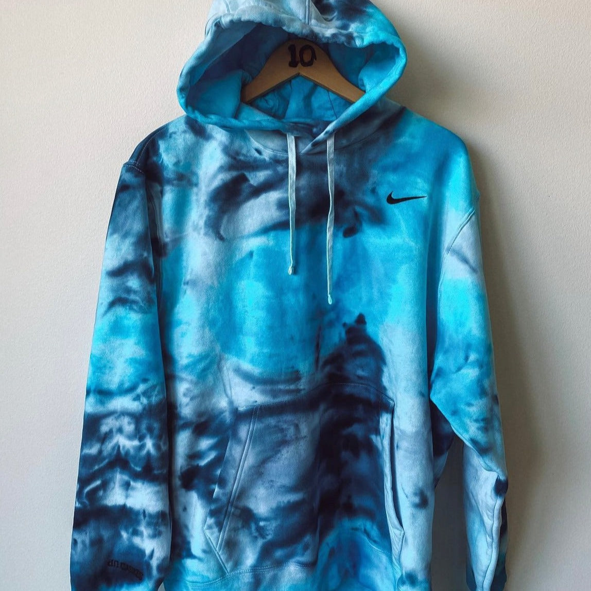 HAND DYED TIE DYE HOODIE | BLUE WAVES ๐
