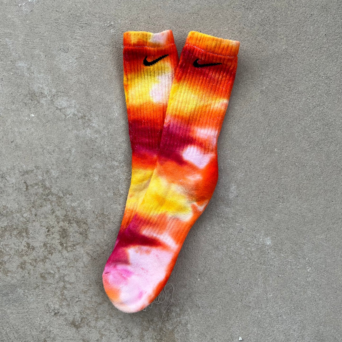 WATERCOLOR TIE DYE NIKE SOCKS | FIRE