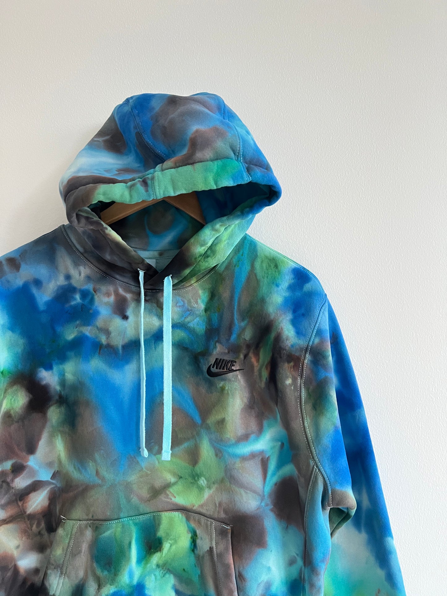 HAND DYED TIE DYE NIKE HOODIE / BLUE + GREEN